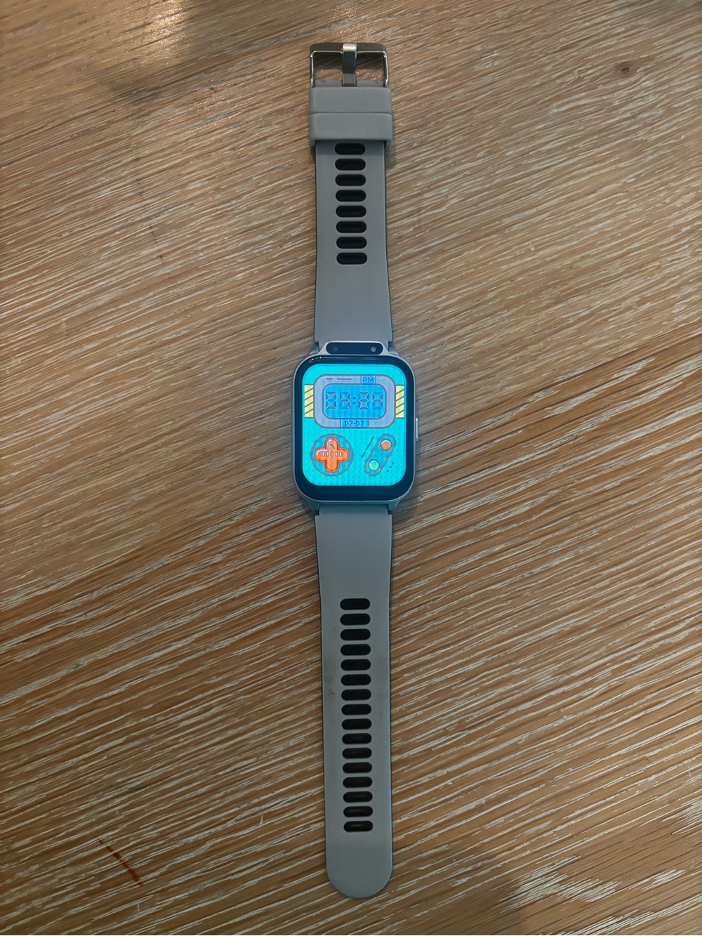 Gray Smartwatch with Silicone Band - Fitness Wearable